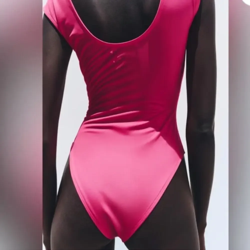 Zara Justine Franco Print Hot Pink Bodysuit Top NWT
Small - Picture 5 of 12